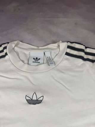 Camiseta Adidas Blanca con Rayas