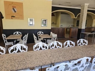Se vende amplio local en Av. Duque de Arcos