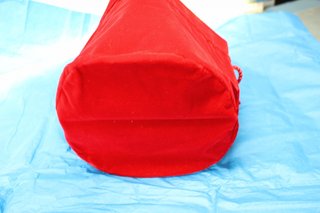 Montblanc. Dos bolsas de terciopelo rojo, nuevas, sin uso.