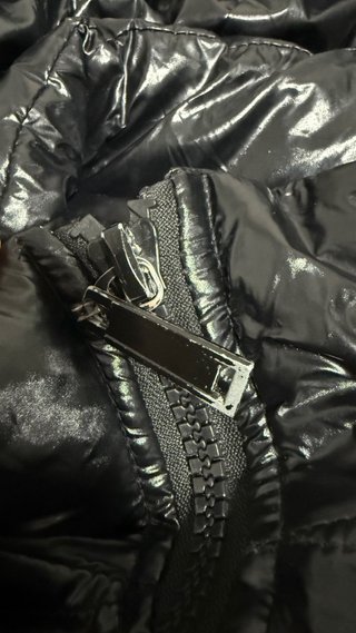 Cazadora Moncler Negra