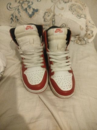Jordan 1 Rojo y Blanco