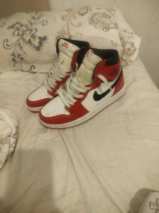 Jordan 1 Rojo y Blanco