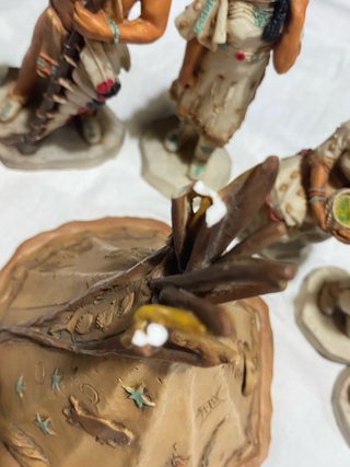 Set 6 statuine nativi americani con capanna