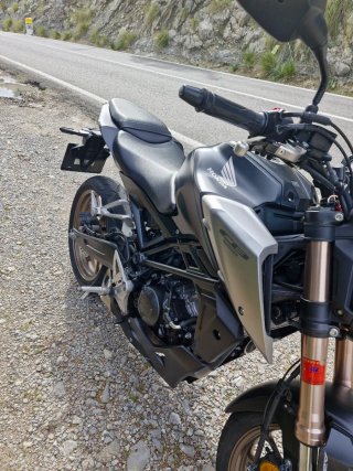Honda CB125R 2021