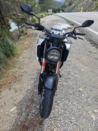 Honda CB125R 2021
