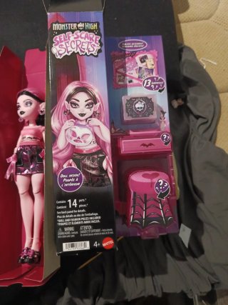 Monster High Self-Scare Secrets Draculaura Muñeca
