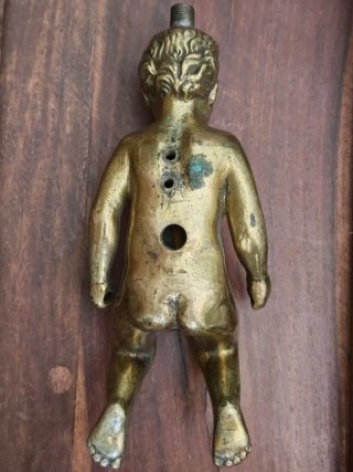 Antiguo gran Querubín de Bronce