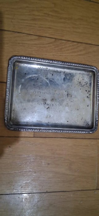 Bandeja  del pintor Gaston Castello acabada en Pla