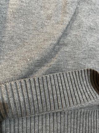 Jersey Ami Paris gris con corazón negro