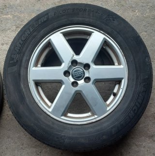 LLANTAS VOLVO R17