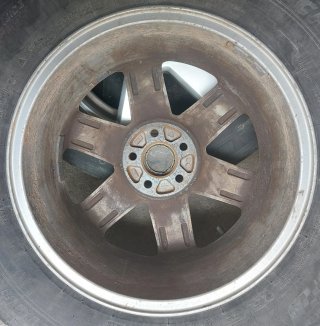 LLANTAS VOLVO R17