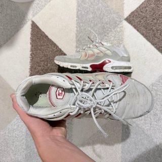 Nike Air Max Plus bianche e rosse
