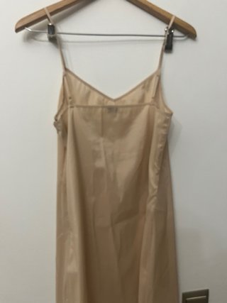 Camisón de seda Hoss Intropia beige