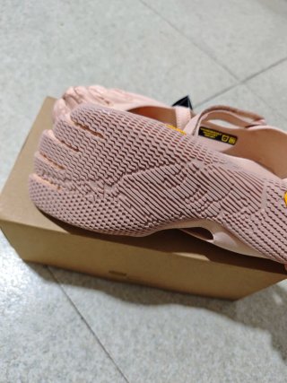 Zapatos Vibram FiveFingers Talla 38 Rosa
