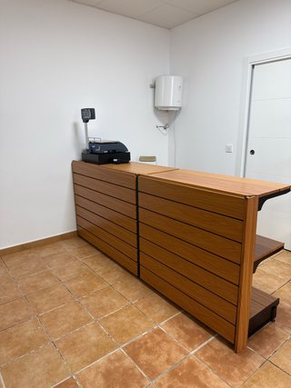 Mostrador efecto madera metálico 150€ cada uno