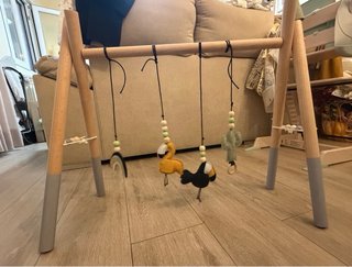 Gimnasio de actividades para bebé de madera