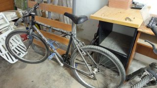 Bicicleta infantil roja