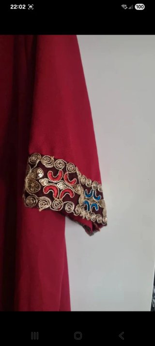 Vestido burdeos elegante bordado de una48 a 52