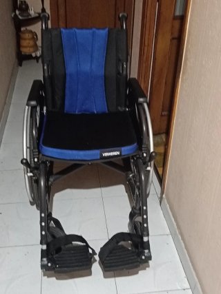 Silla de ruedas plegable para gente discapacitada