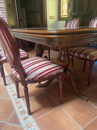Tavolo da pranzo allungabile in noce + 4 sedie