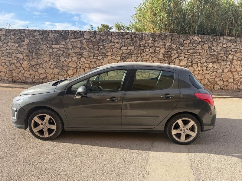Peugeot 308 2008 - foto 1