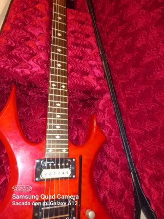 BC. Rich Virgin NJ Guitarra Eléctrica Roja