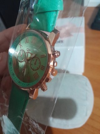 Orologio da polso verde e oro