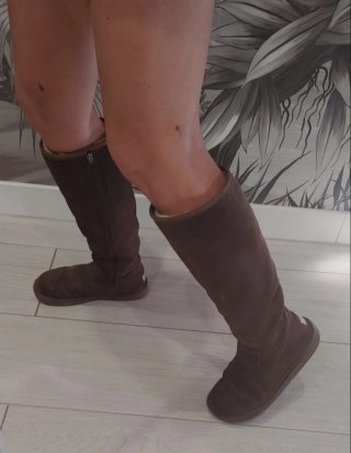 Botas UGG caña alta piel marrón