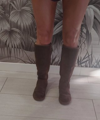 Botas UGG caña alta piel marrón