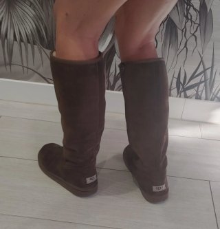 Botas UGG caña alta piel marrón