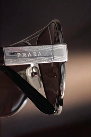 Occhiali da sole aviator Prada di alta gamma