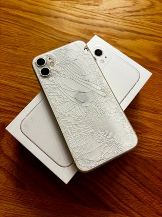 iPhone 11 Negro - Pantalla Rota
