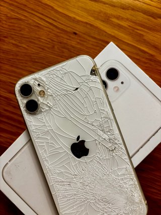 iPhone 11 Negro - Pantalla Rota