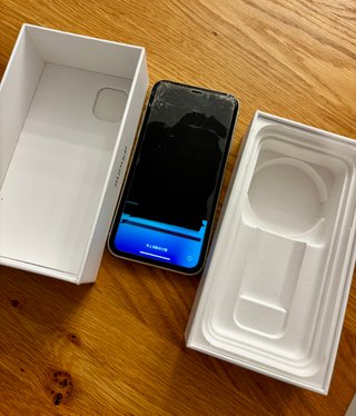 iPhone 11 Negro - Pantalla Rota