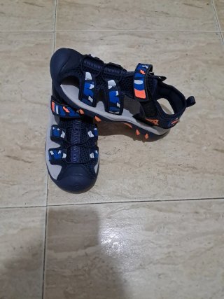 Sandalias niño azul y naranja