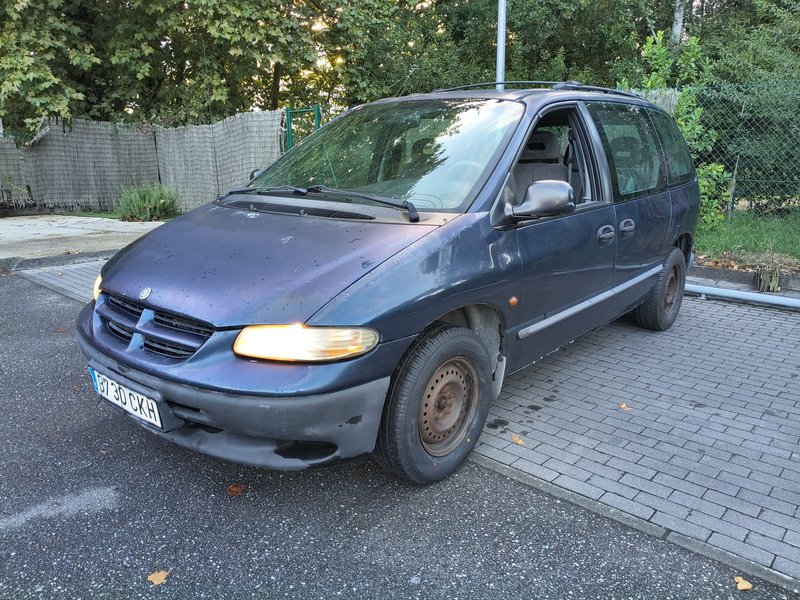 Chrysler Voyager 2.4 LE - foto 1