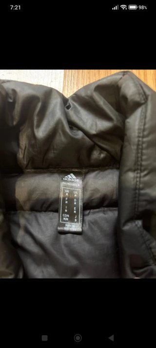 Chaqueta Adidas acolchada negra