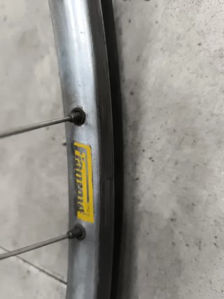 Rueda delantera bici carretera 700x25