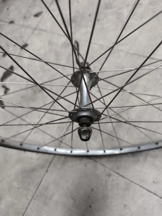 Rueda delantera bici carretera 700x25