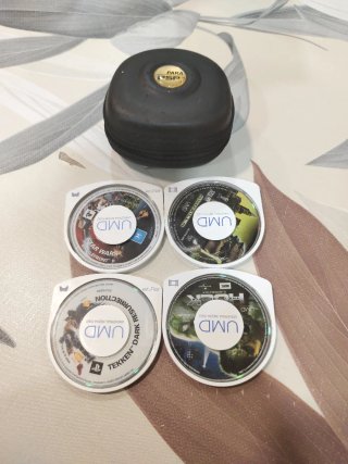 Lote 4 UMDs PSP: Tekken, Hulk, Star Wars, Godzilla