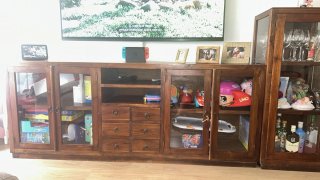 Mesa de comedor y sillas de madera