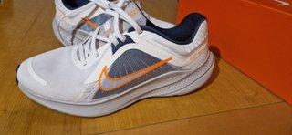 Nike Quest Zapatillas Blancas y Naranjas