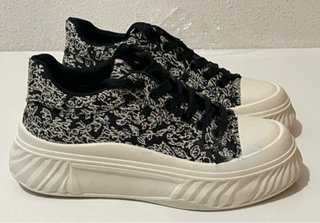 Zapatillas plataforma chunky abstractas talla 38