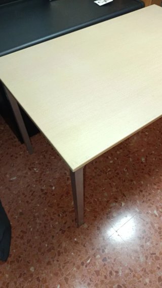 Mesa madera patas metálicas buen estado