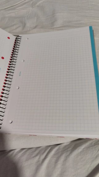 Cuaderno Nina con dibujos de amigos