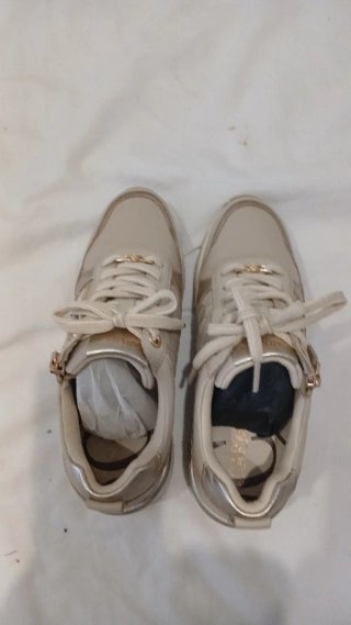 Zapatillas Beige y Doradas