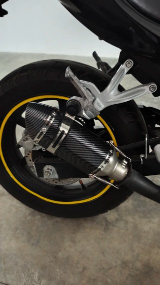 Hyosung GT Comet 125 Naked Negra