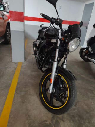 Hyosung GT Comet 125 Naked Negra