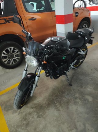 Hyosung GT Comet 125 Naked Negra