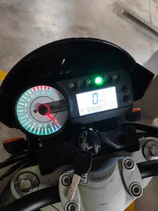 Hyosung GT Comet 125 Naked Negra
